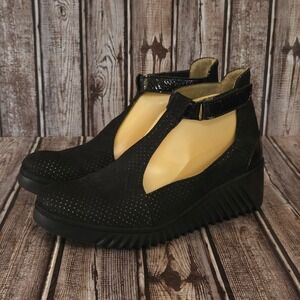 Sz 39 / 9-9.5 Womens Fly London Leda Black Perforated Suede Wedge T-Strap Shoes